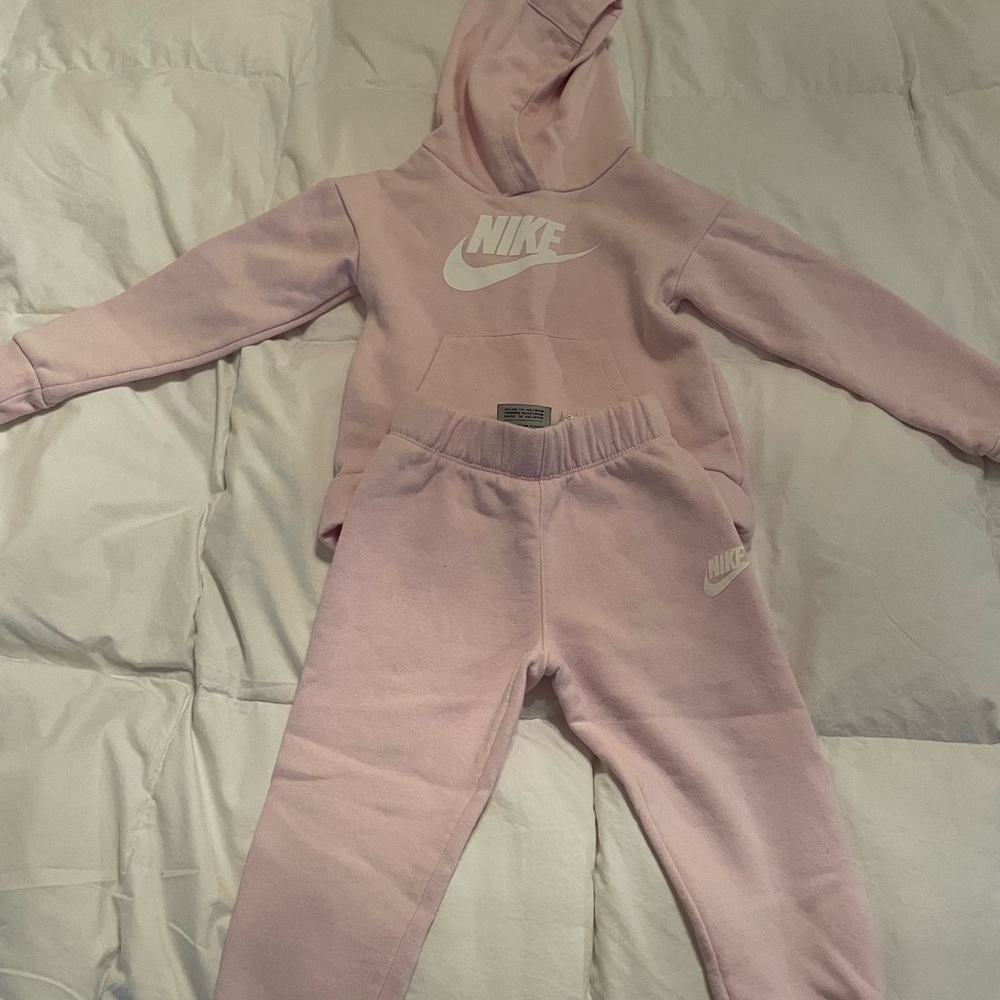 Nike Kids Matching Set in Pink